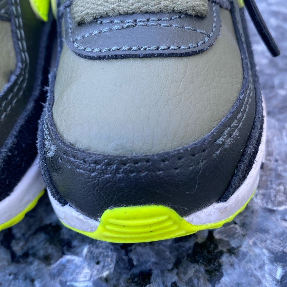 Toddler's Nike Air Max 90 LTR Medium Olive/Volt-Black (DV3609 200) Size 5C. - Picture 4 of 8